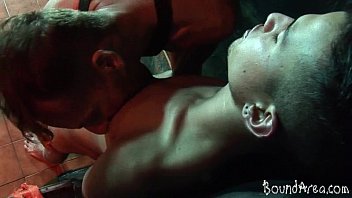 Uomo anziano nudo gay