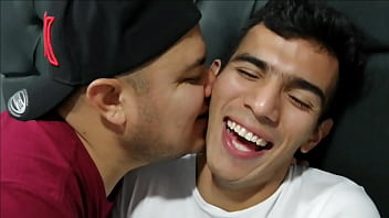 Jouer à des jeux vidéo porno gay