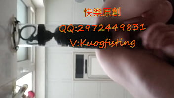 Cơ khí đồng tính nam khỏa thân